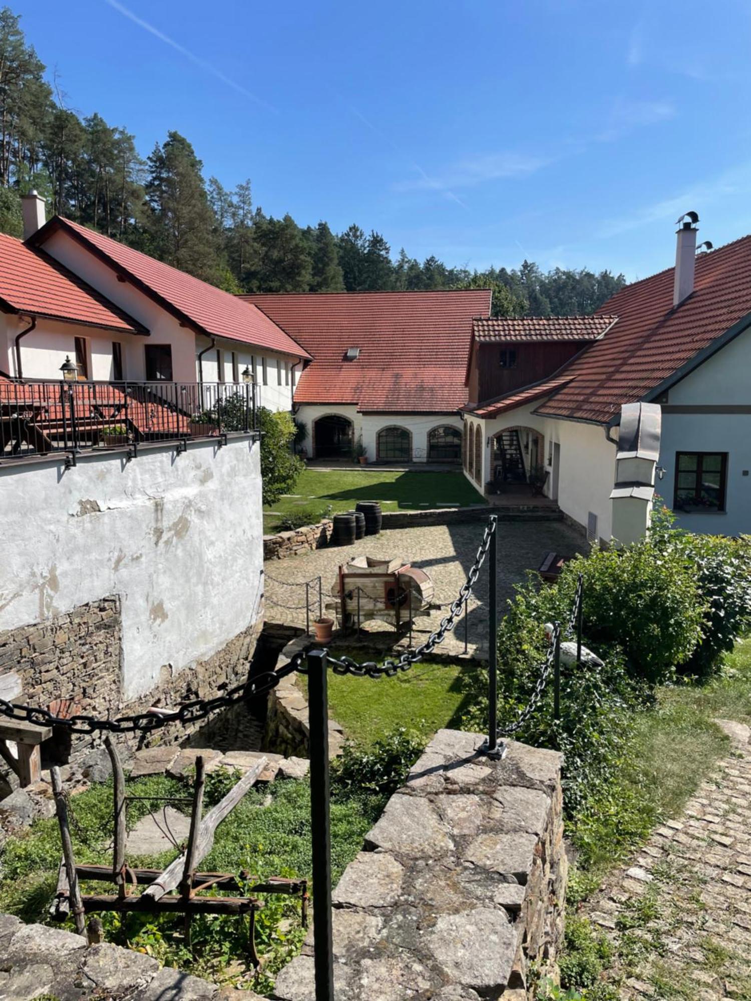 Penzion Tříletý Mlýn Police  Exterior foto